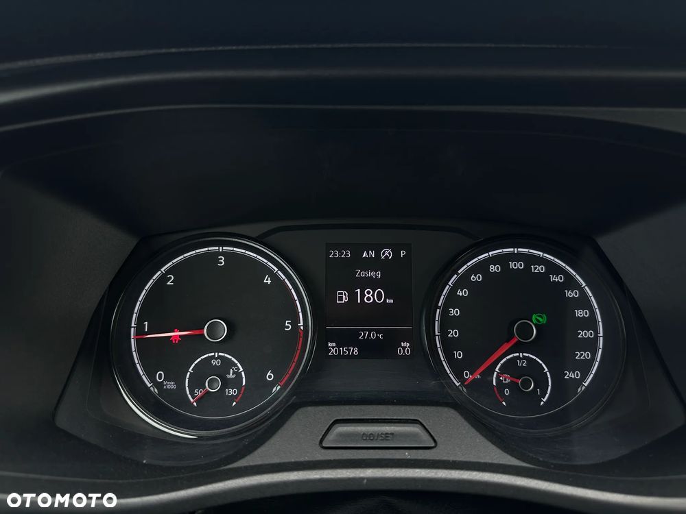 Volkswagen Transporter - 11