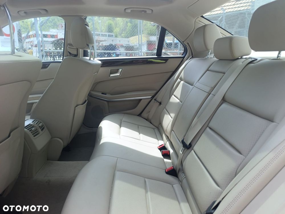 Mercedes-Benz Klasa E 350 4-Matic BlueEff - 7