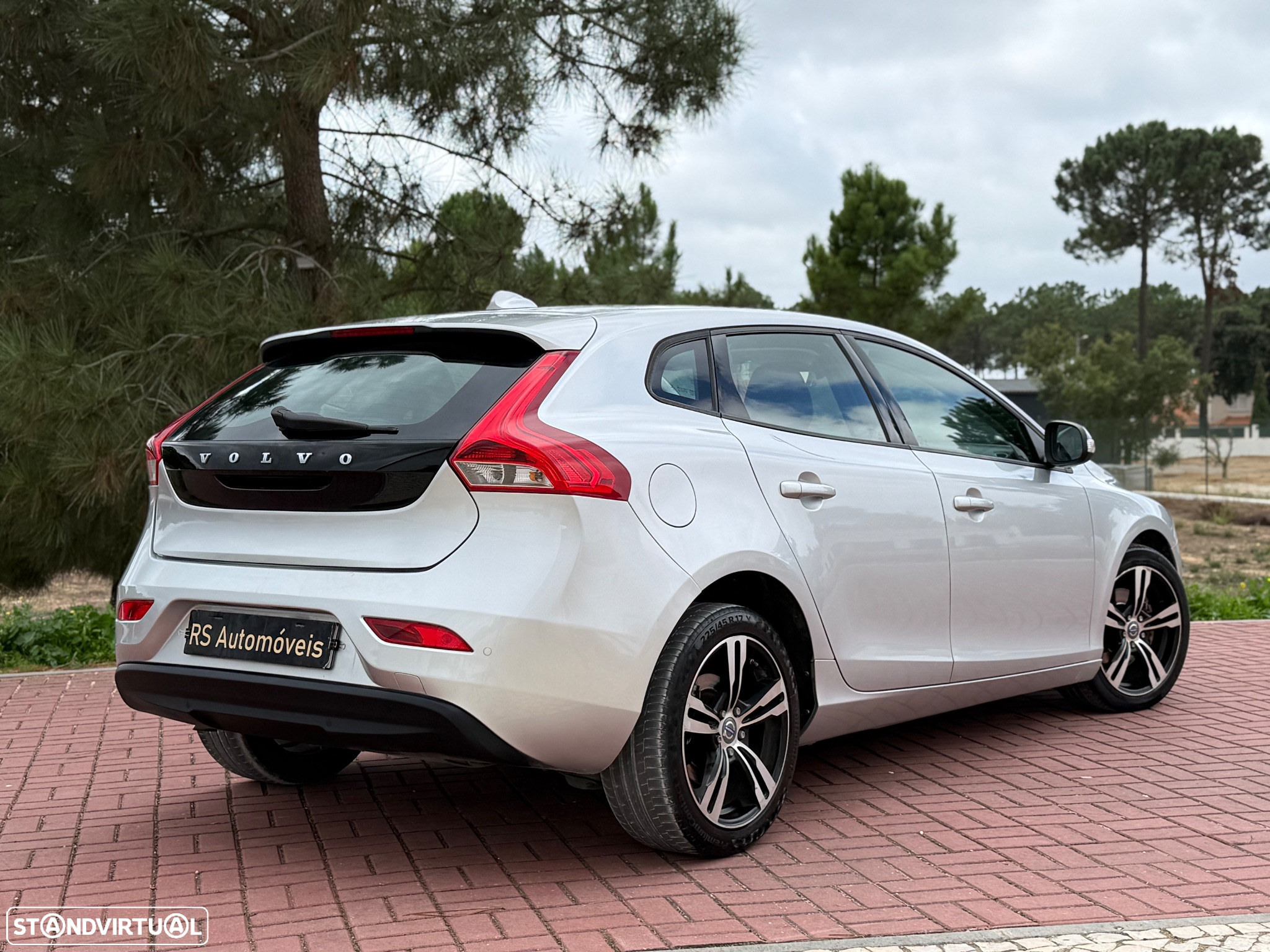 Volvo V40 2.0 D2 Kinetic - 3