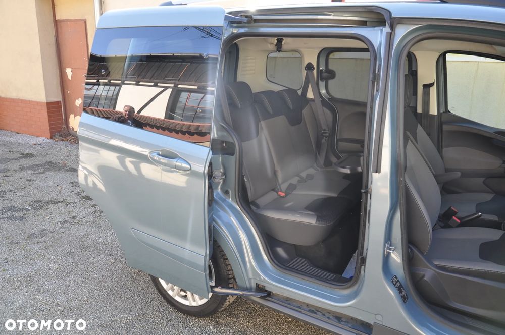 Ford Tourneo Courier - 10