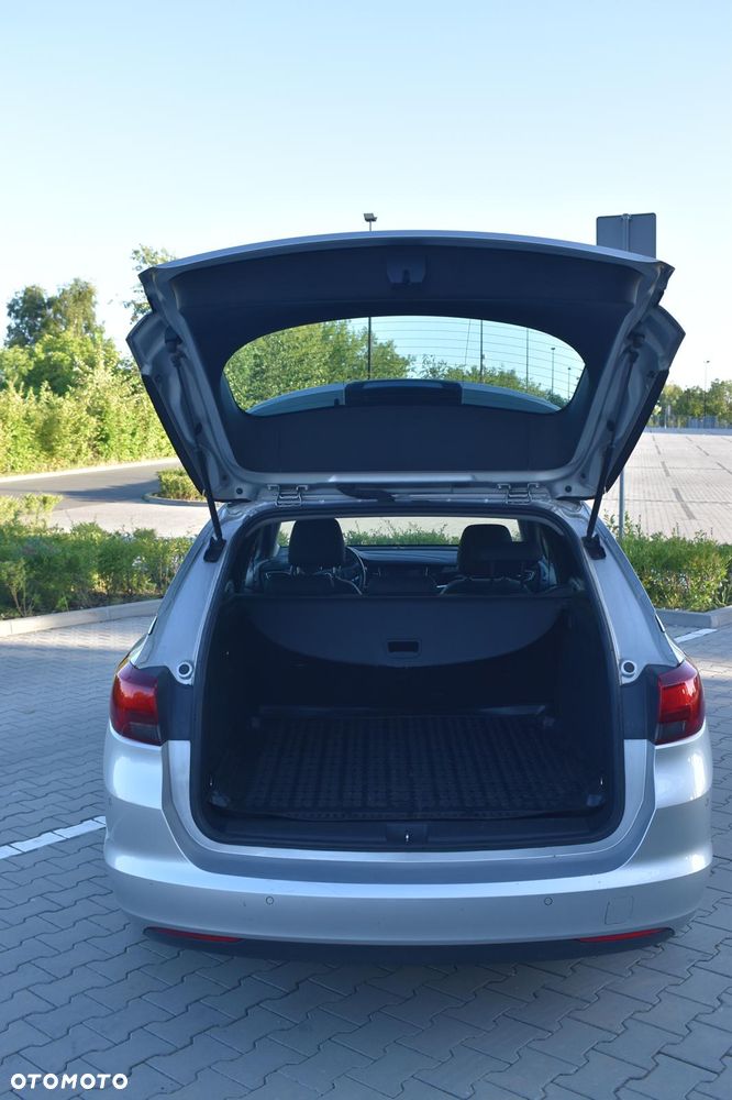 Opel Astra 1.2 T Business Elegance S&S - 8