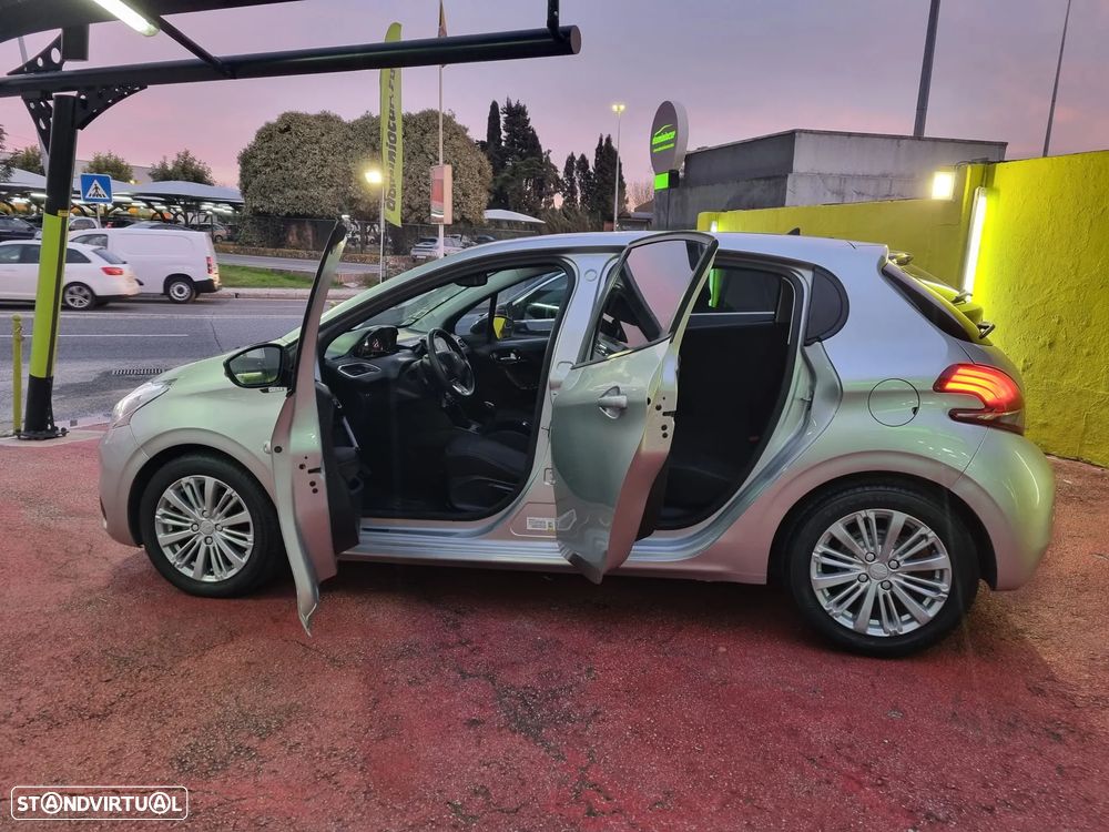 Peugeot 208 1.2 PureTech Style - 15