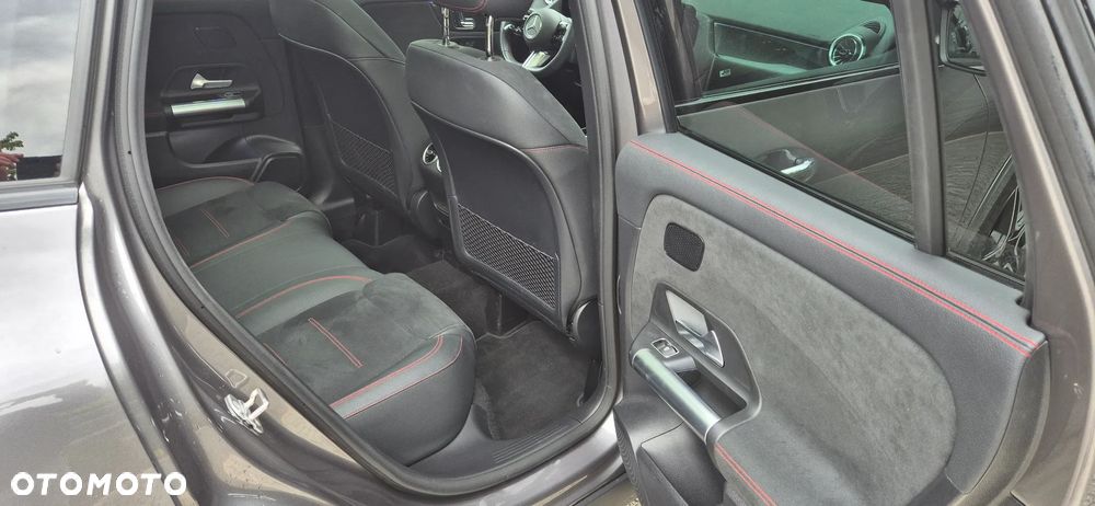 Mercedes-Benz GLA 220 d 4-Matic AMG Line - 22