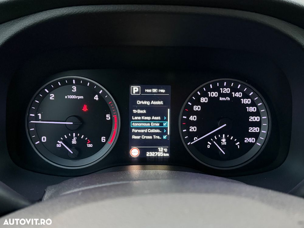 Hyundai Tucson 2.0 CRDI 4WD 6AT Style - 23