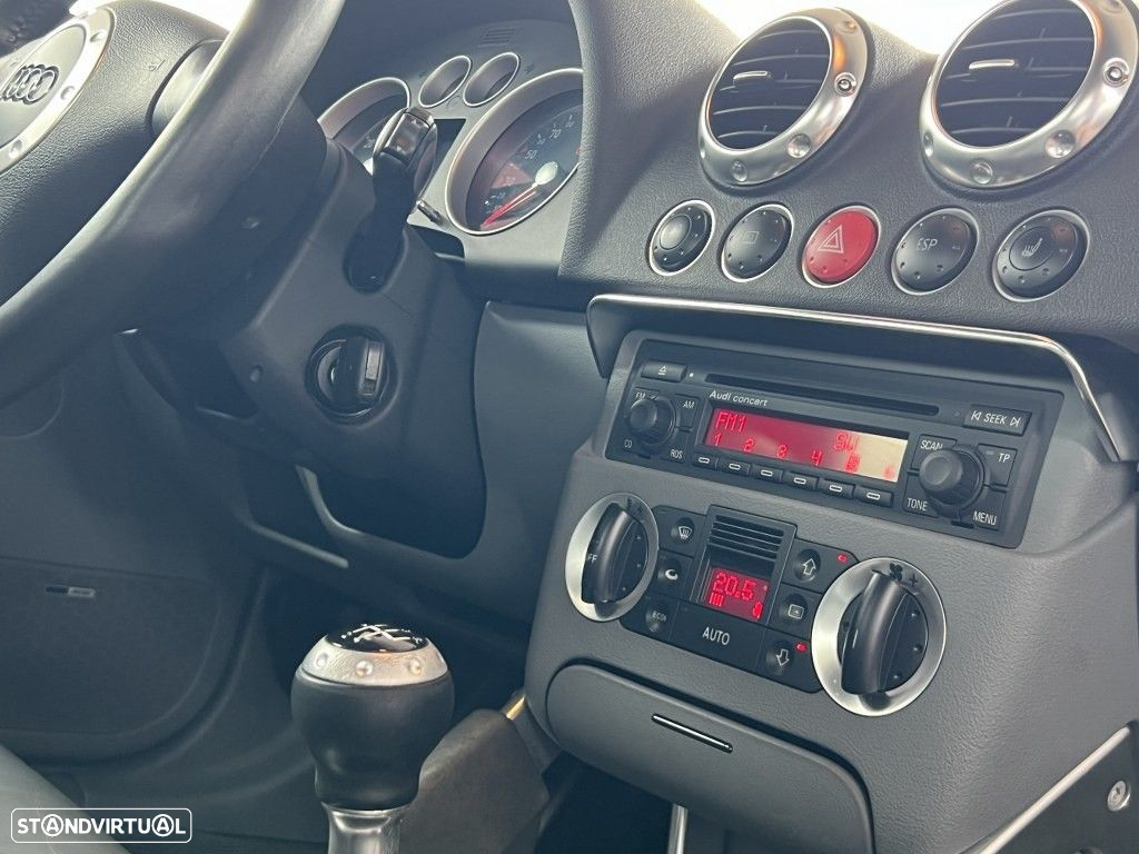 Audi TT Coupé 1.8 T S-line - 12