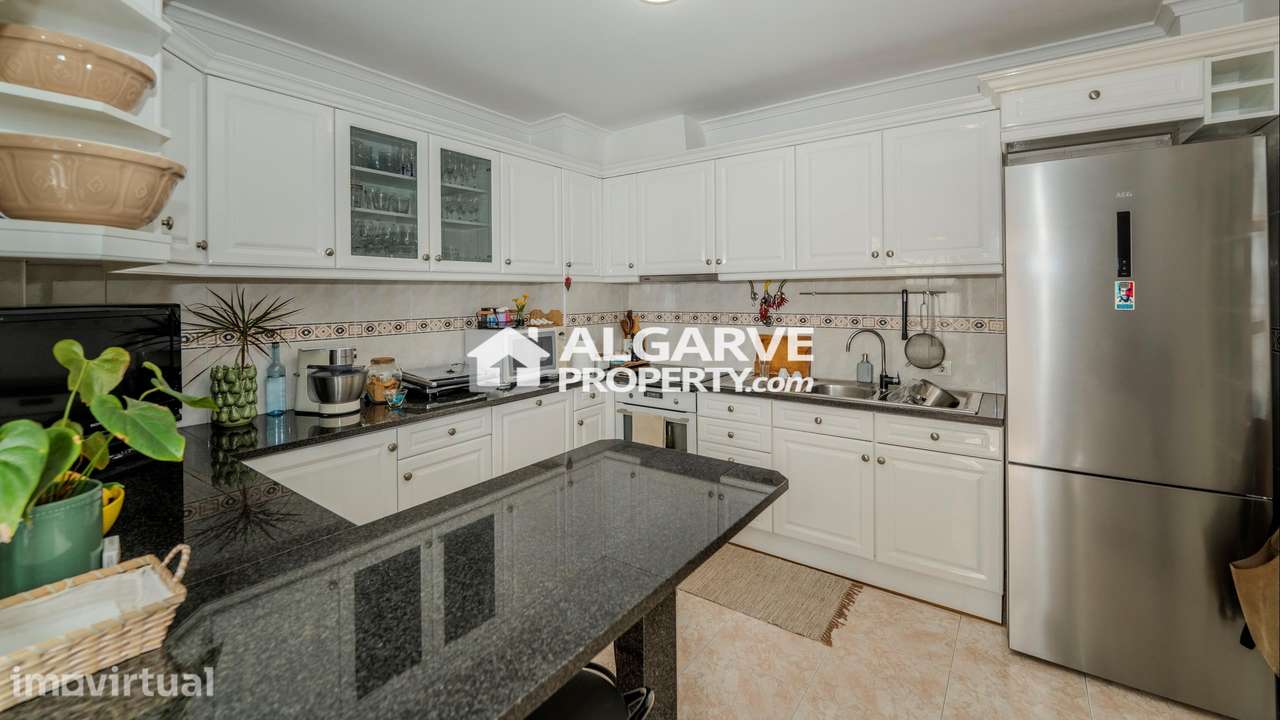 Apartamento T2 com Excelentes Áreas e Grande Varanda em Faro - Grande imagem: 3/18