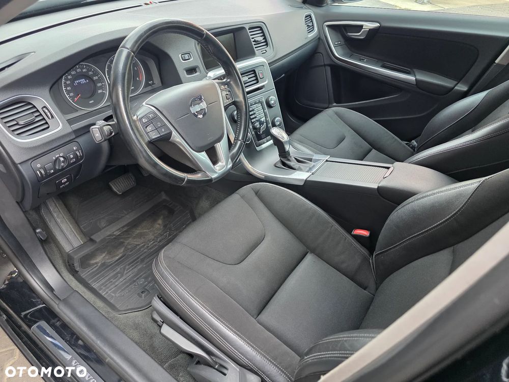 Volvo V60 D3 Momentum - 10