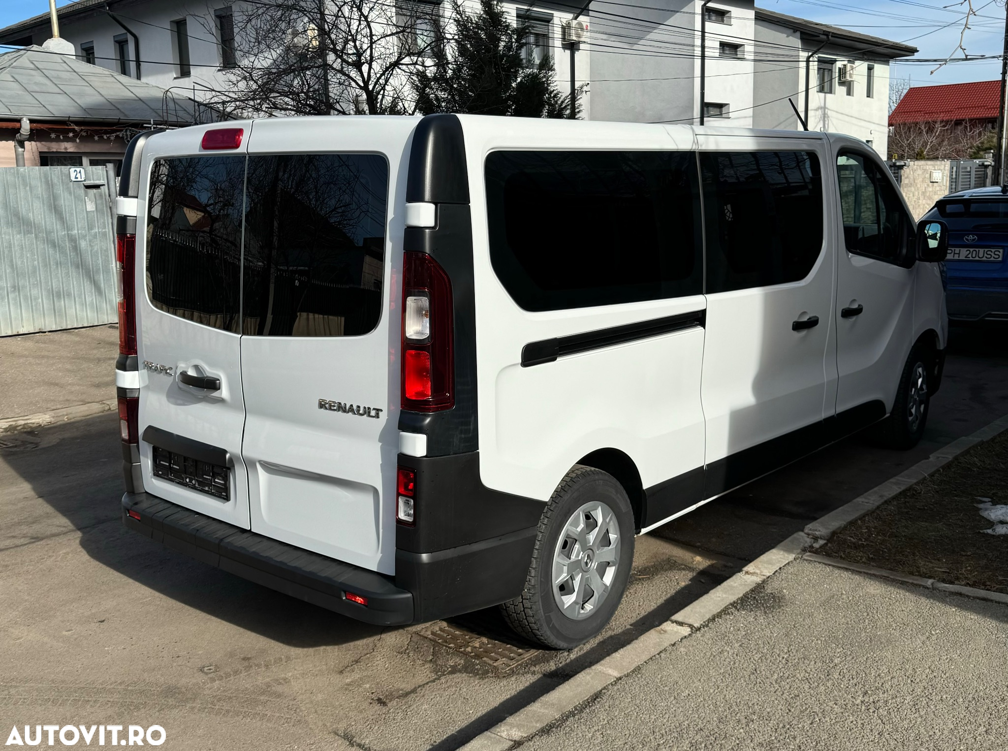 Renault Trafic Combi 2.0 Blue dCi 110 S&S L2 8+1 Life - 5