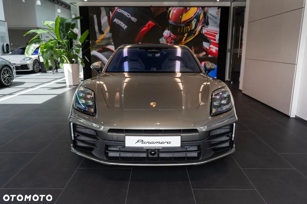 Porsche Panamera 4 E-Hybrid PHEV - 6