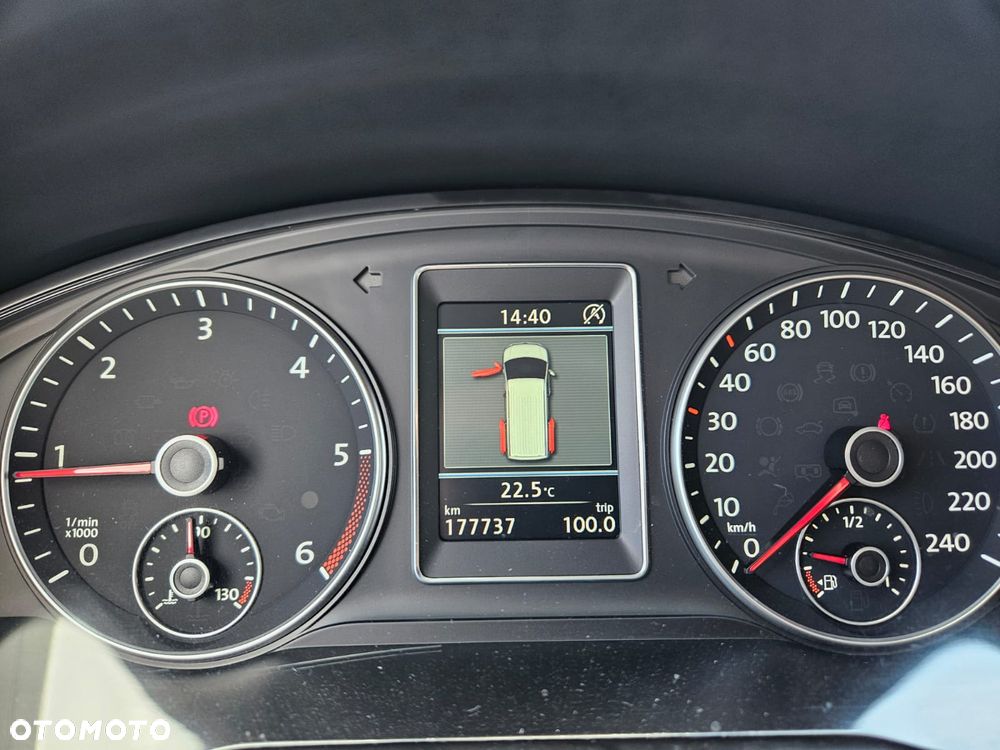 Volkswagen Multivan - 10