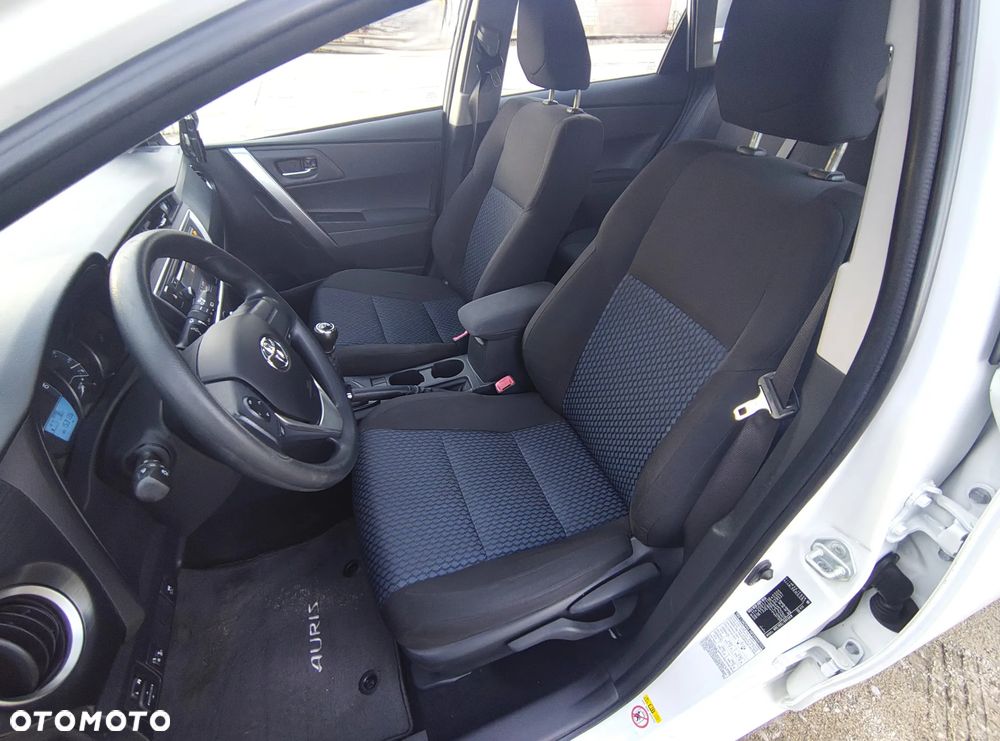Toyota Auris - 15