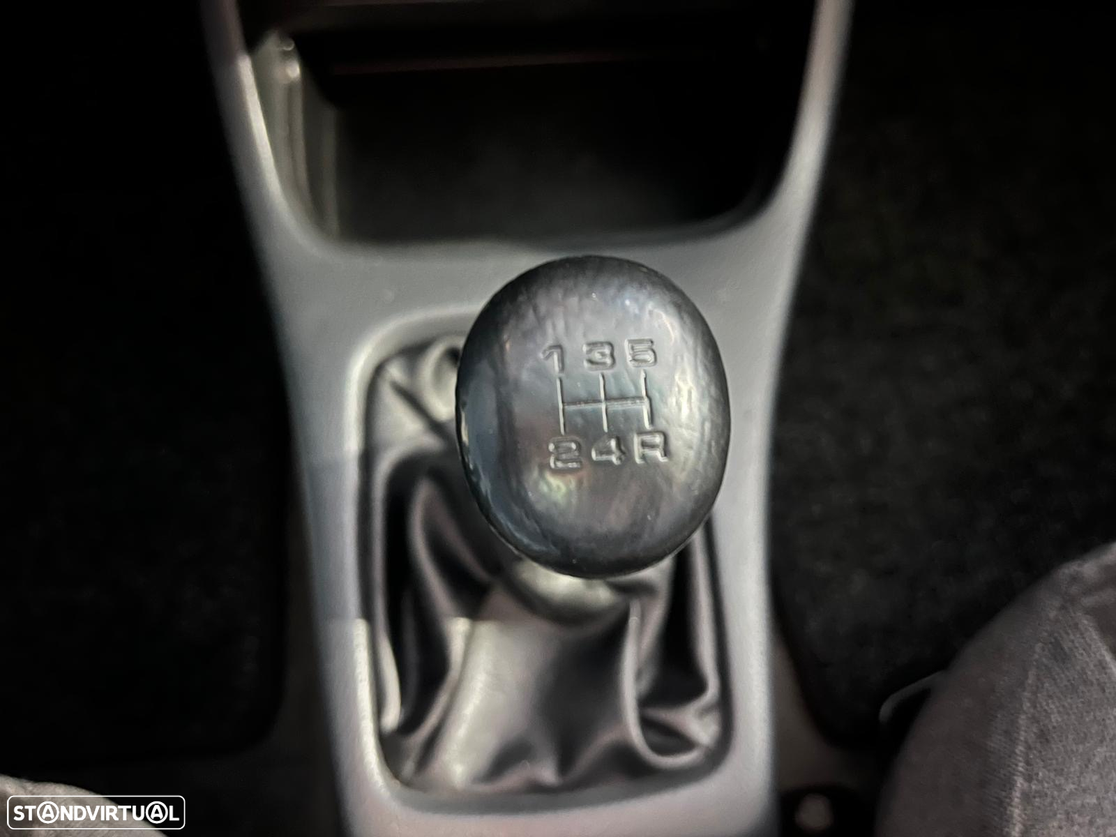 Honda Civic 1.6 SR - 23