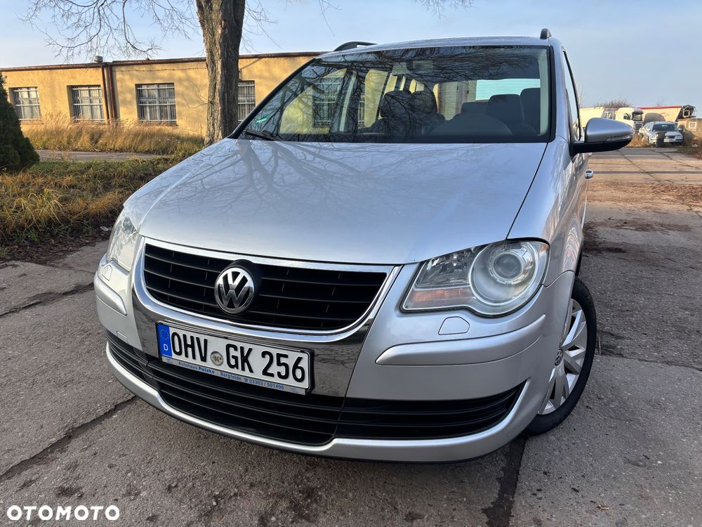 Volkswagen Touran 1.9 TDI DSG Conceptline - 1