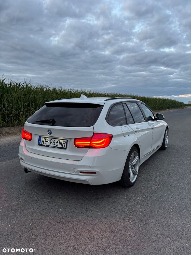 BMW Seria 3 318d Luxury Line - 14