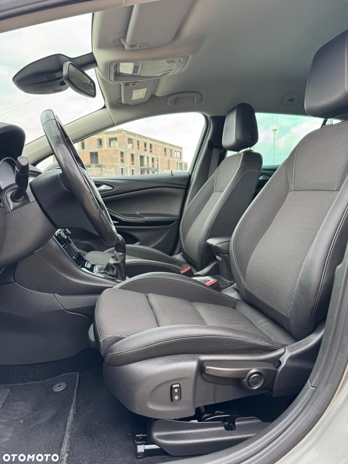 Opel Astra V 1.4 T Dynamic - 10