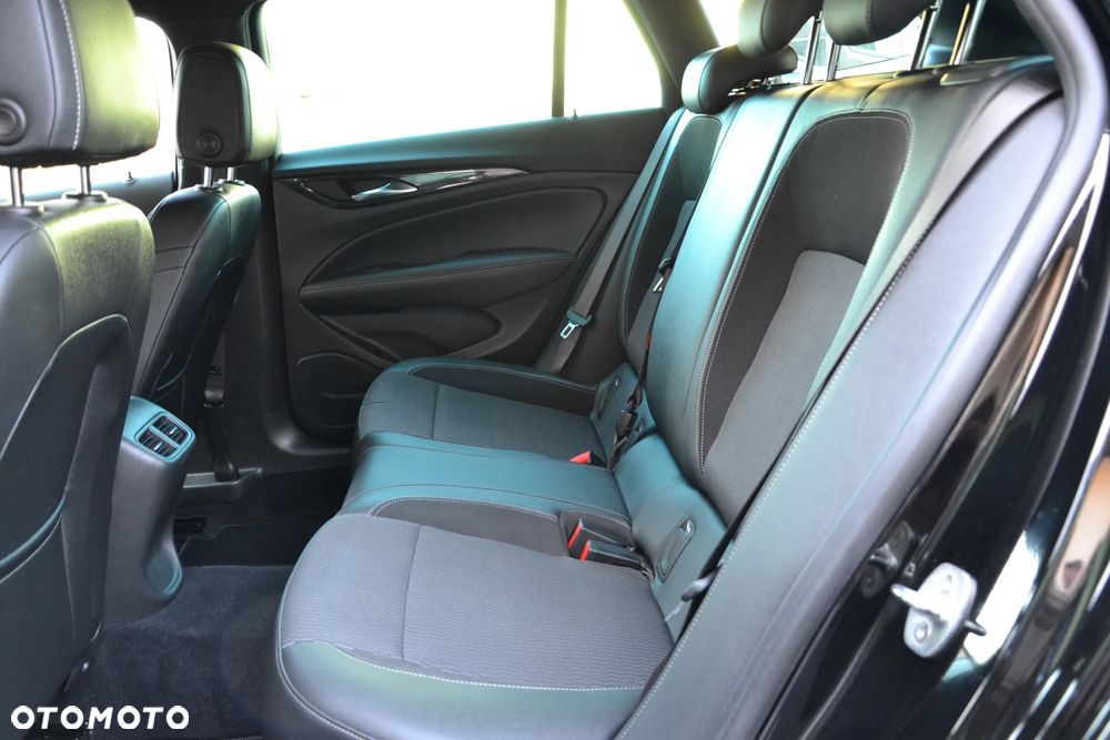 Opel Insignia - 30