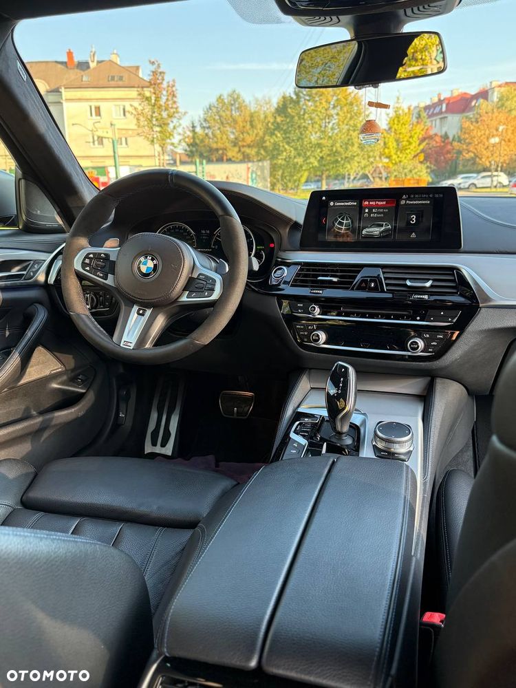 BMW Seria 5 M550d xDrive - 17