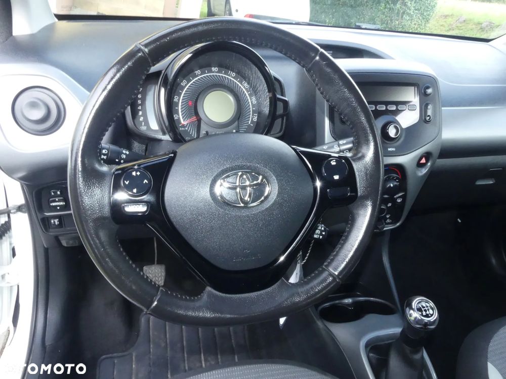 Toyota Aygo x-play - 18