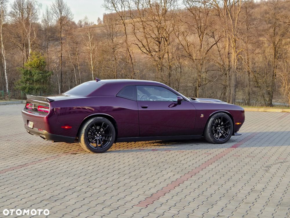 Dodge Challenger 6.4 Scat Pack - 4