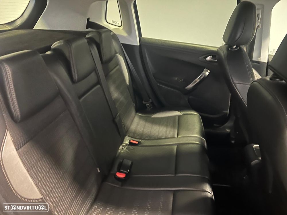 Peugeot 2008 1.2 VTi Allure - 7
