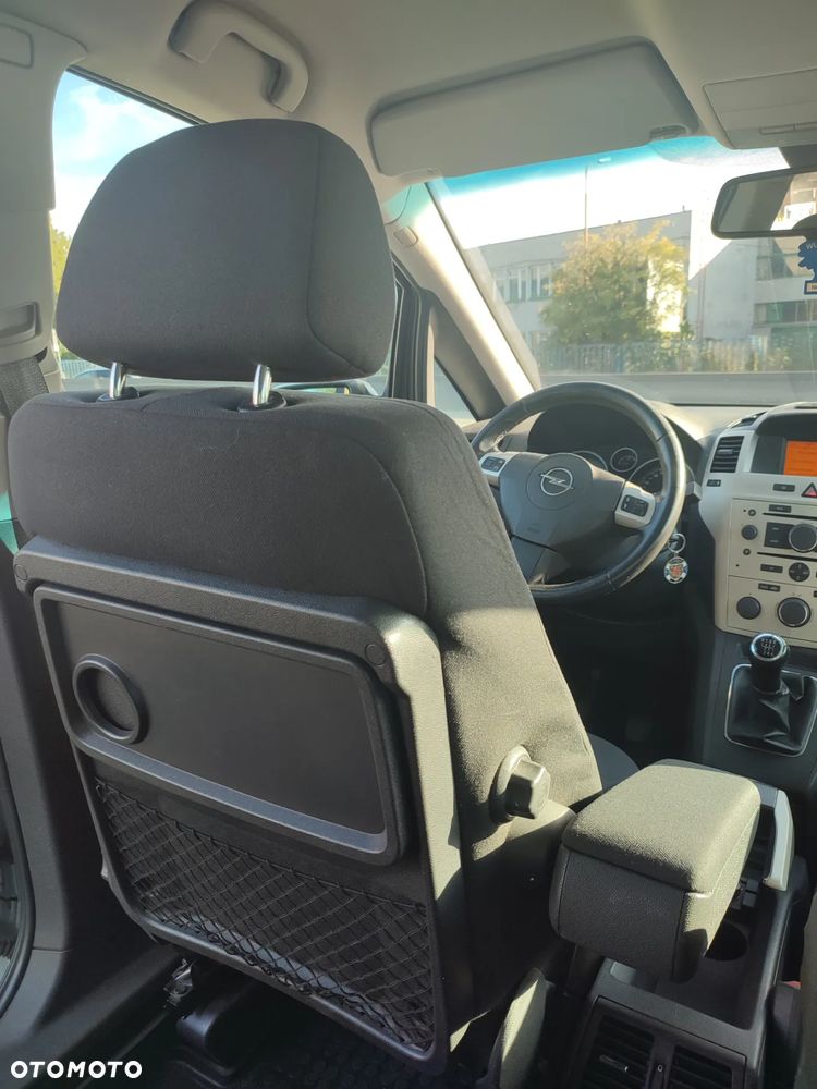 Opel Zafira - 28