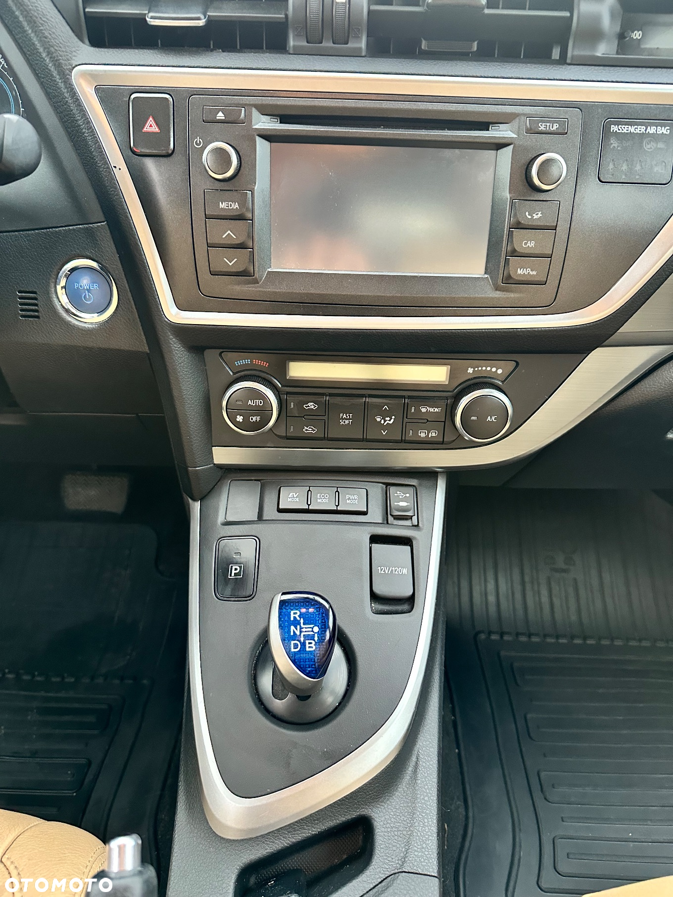 Toyota Auris Hybrid 135 Prestige - 10
