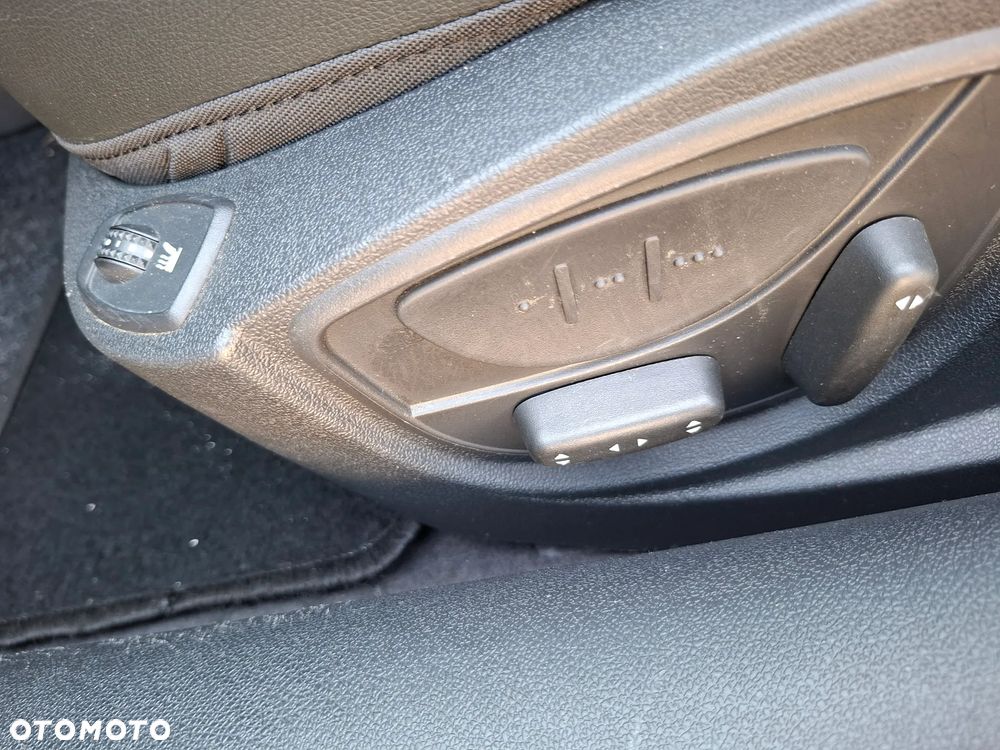 Renault Laguna dCi 150 FAP Start-Stop GT - 13