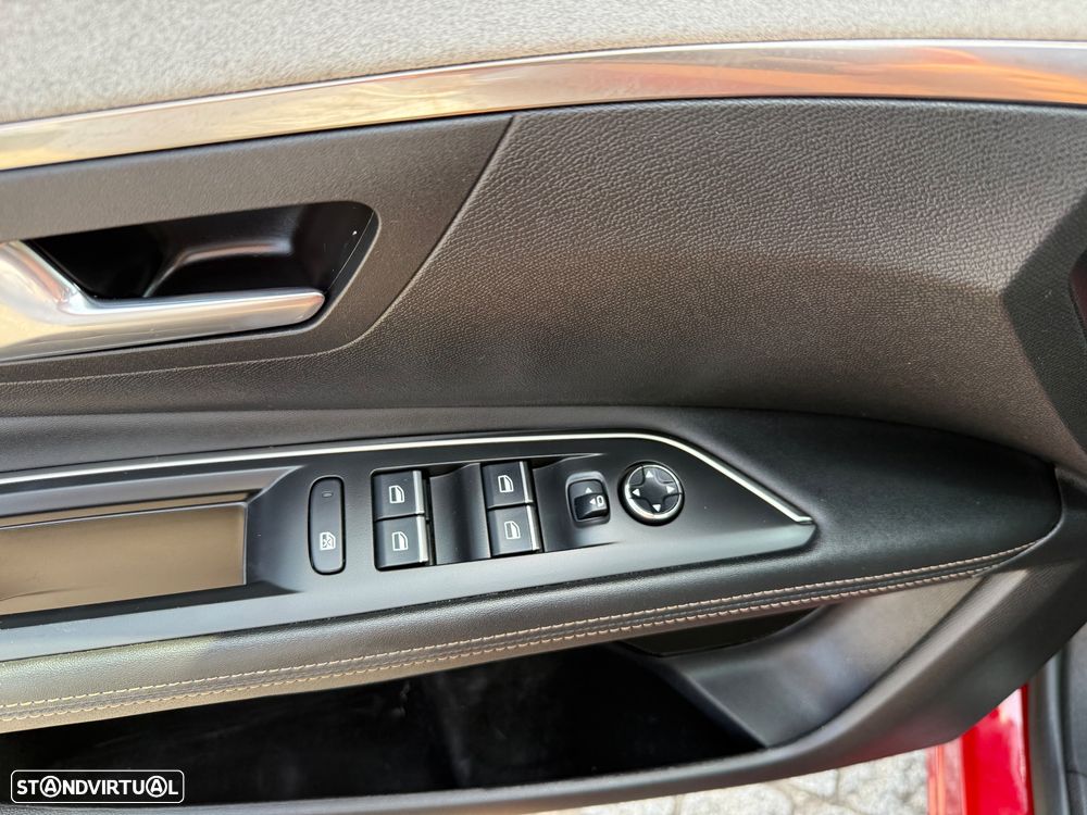 Peugeot 3008 1.6 Hybrid4 GT Pack e-EAT8 - 16