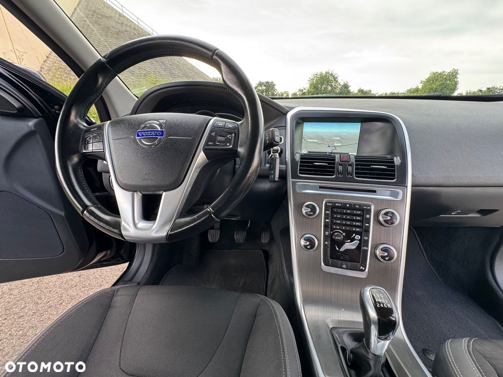 Volvo XC 60 D4 Momentum - 34