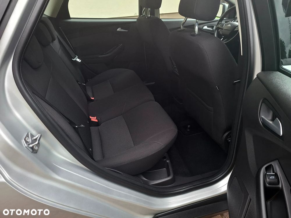 Ford Focus - 30