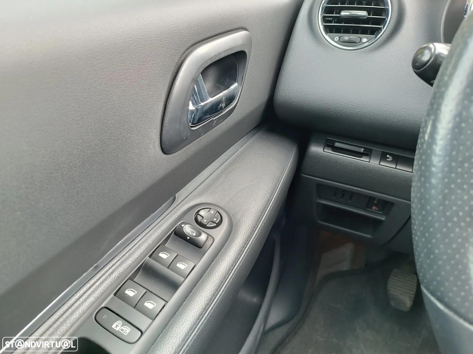 Peugeot 3008 1.6 HDi Executive - 18