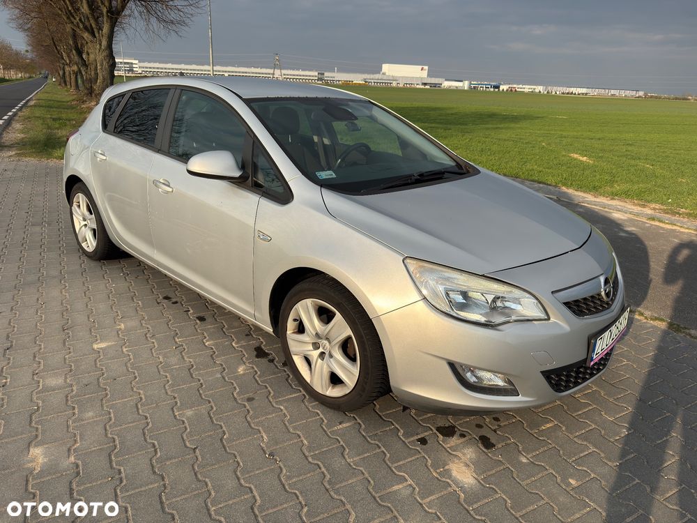 Opel Astra 1.3 CDTI Enjoy ecoFLEX - 11