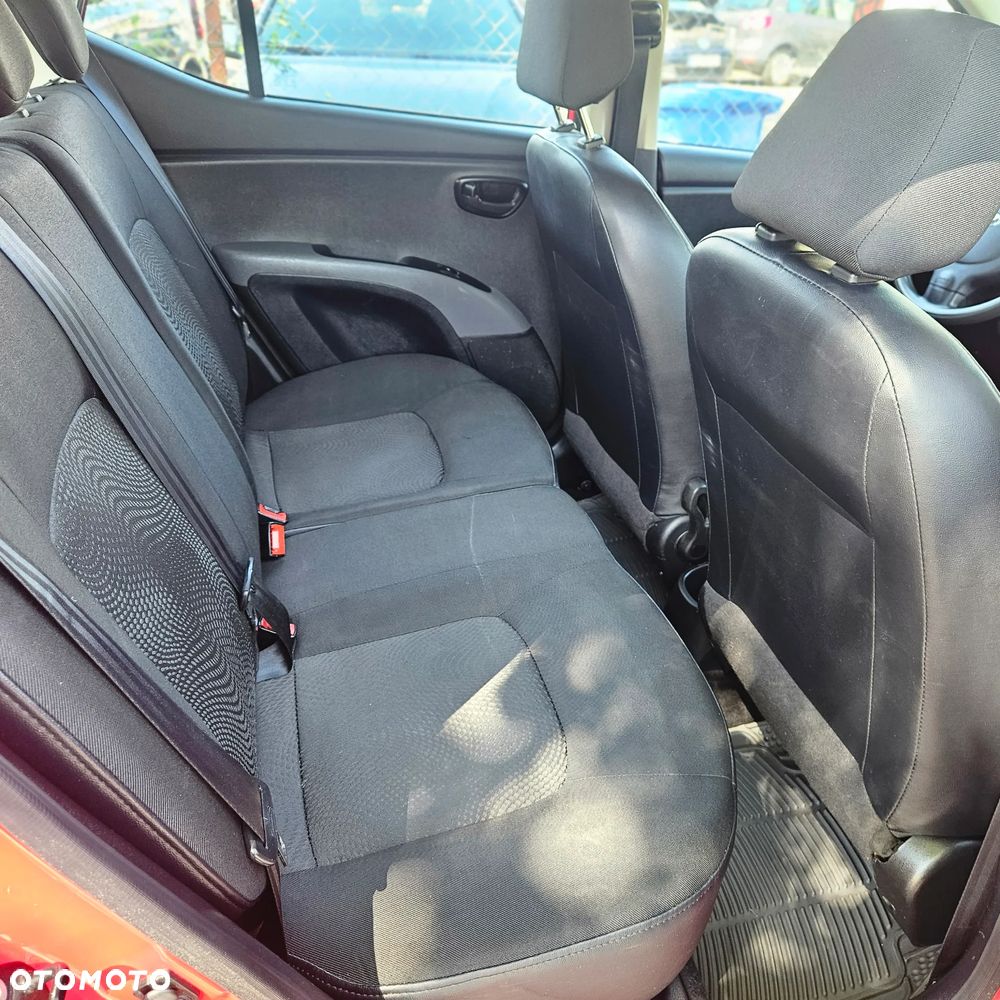 Hyundai i10 1.1 FIFA WM Edition - 29