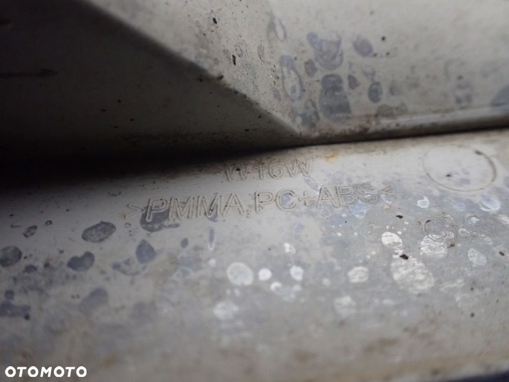 LAMPA PRZECIWMGIELNA TYŁ PRAWA FIAT PUNTO EVO 1.3MJET 51854694 - 7