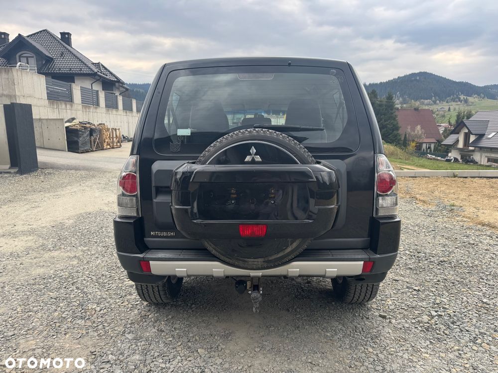 Mitsubishi Pajero - 4
