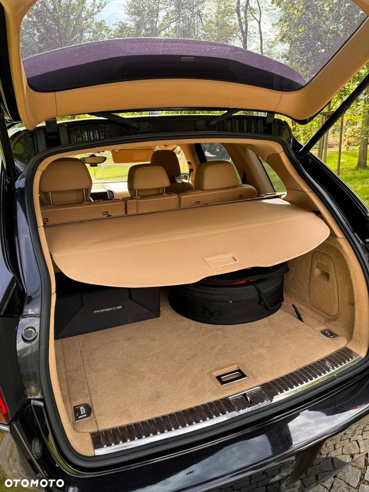 Porsche Cayenne - 25