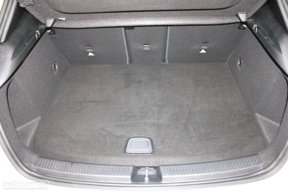 Mercedes-Benz A 250 e AMG Line - 49