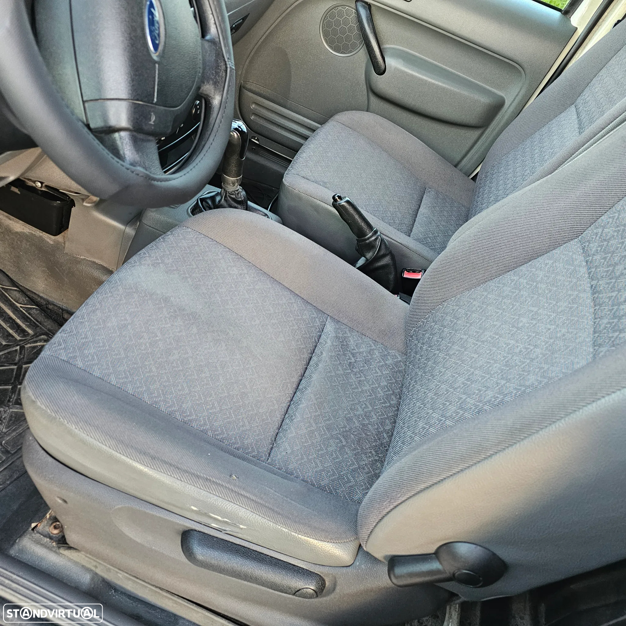 Ford Connect - 12