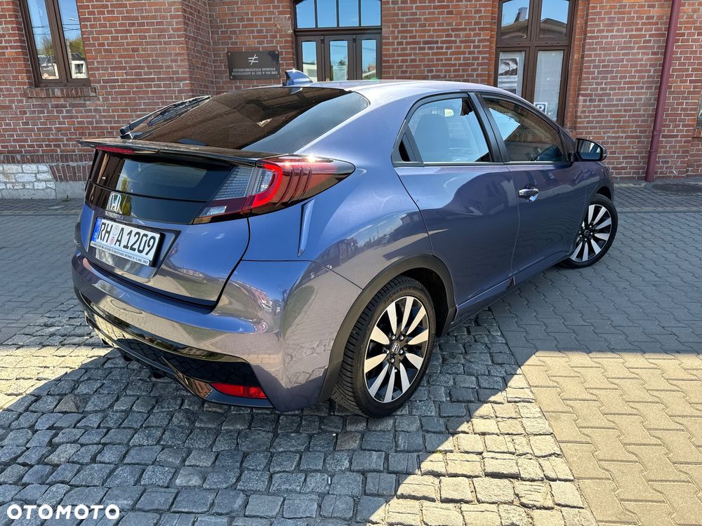 Honda Civic 1.8 i-VTEC Executive Black Edition - 12