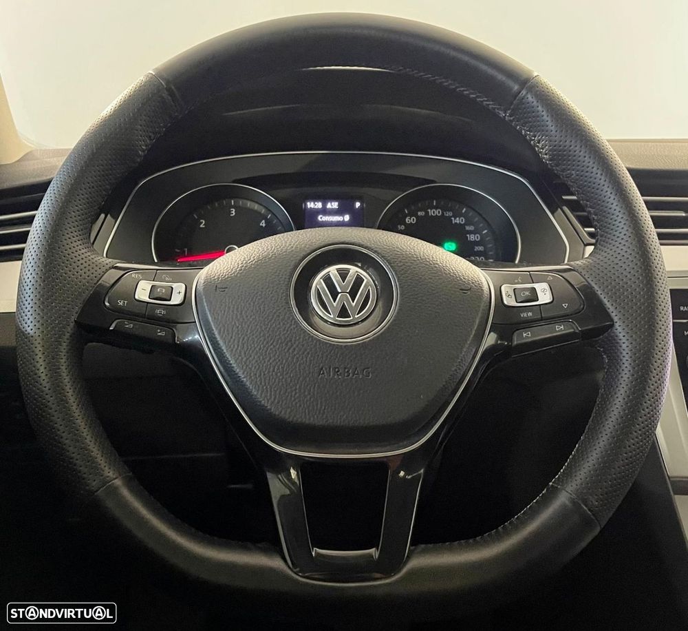 VW Passat Variant 2.0 TDi Elegance DSG - 9