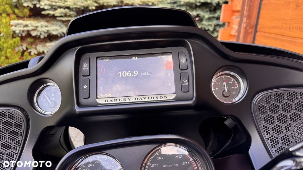 Harley-Davidson Touring Road Glide - 3