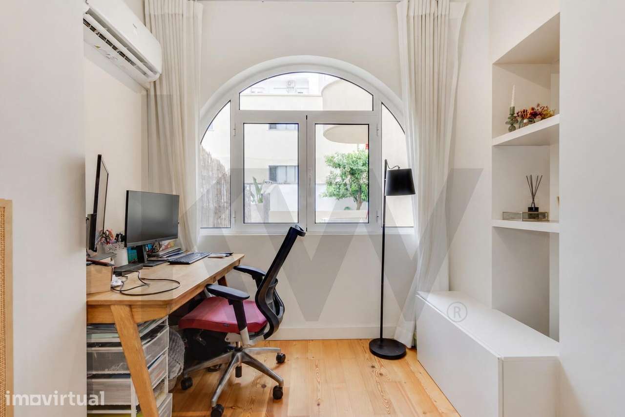Renovado Apartamento T2 com 75m2 e terraço, na Ajuda - Grande imagem: 2/33