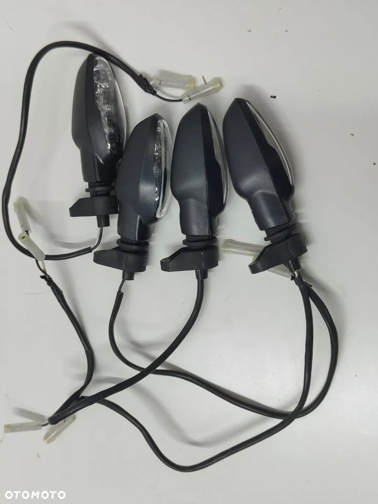 KOMPLET KIERUNKOWSKAZÓW TRIUMPH - 1