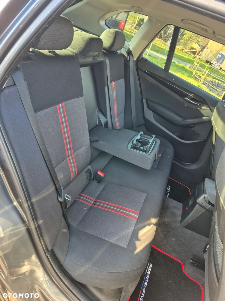 BMW X1 sDrive18d - 26