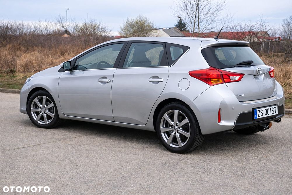 Toyota Auris 1.6 Premium Comfort - 7