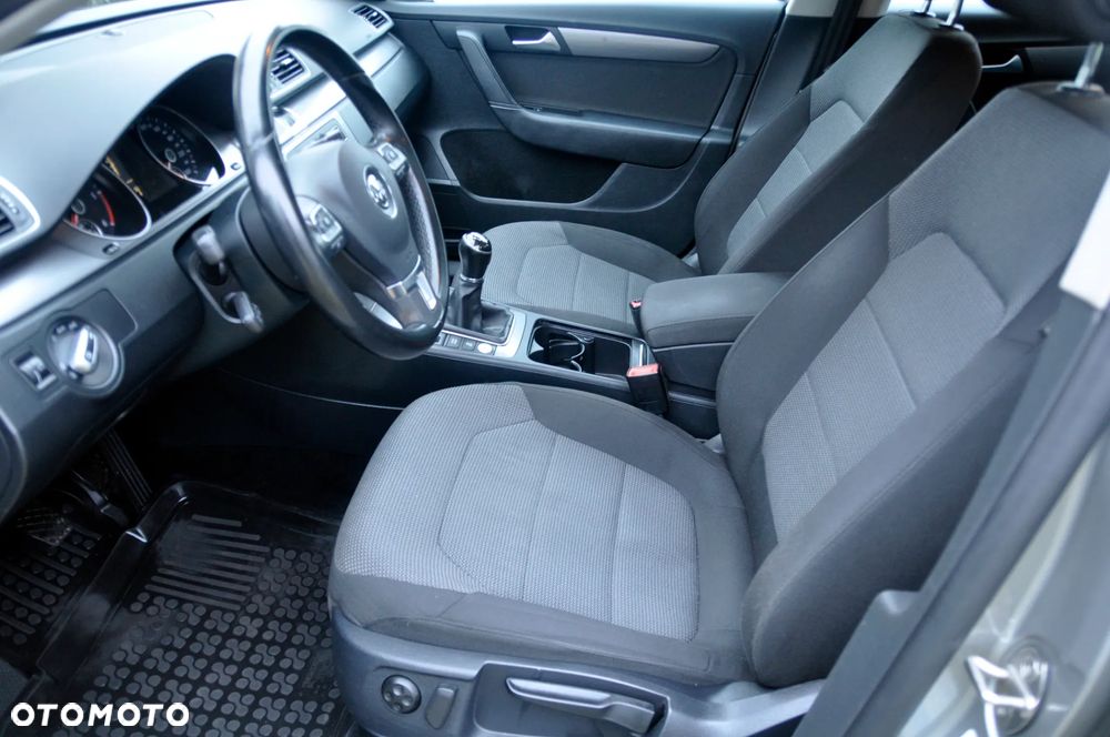 Volkswagen Passat 2.0 TDI Comfortline - 6