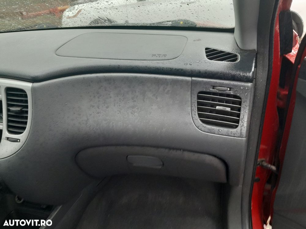 Dezmembrari  Kia RIO 2 (JB)  2005  > 0000 1.5 CRDi Motorina - 8