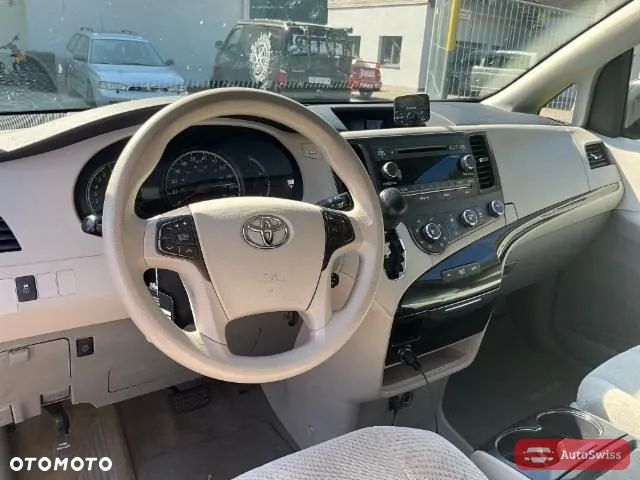 Toyota Sienna 3.5 LE AWD - 22