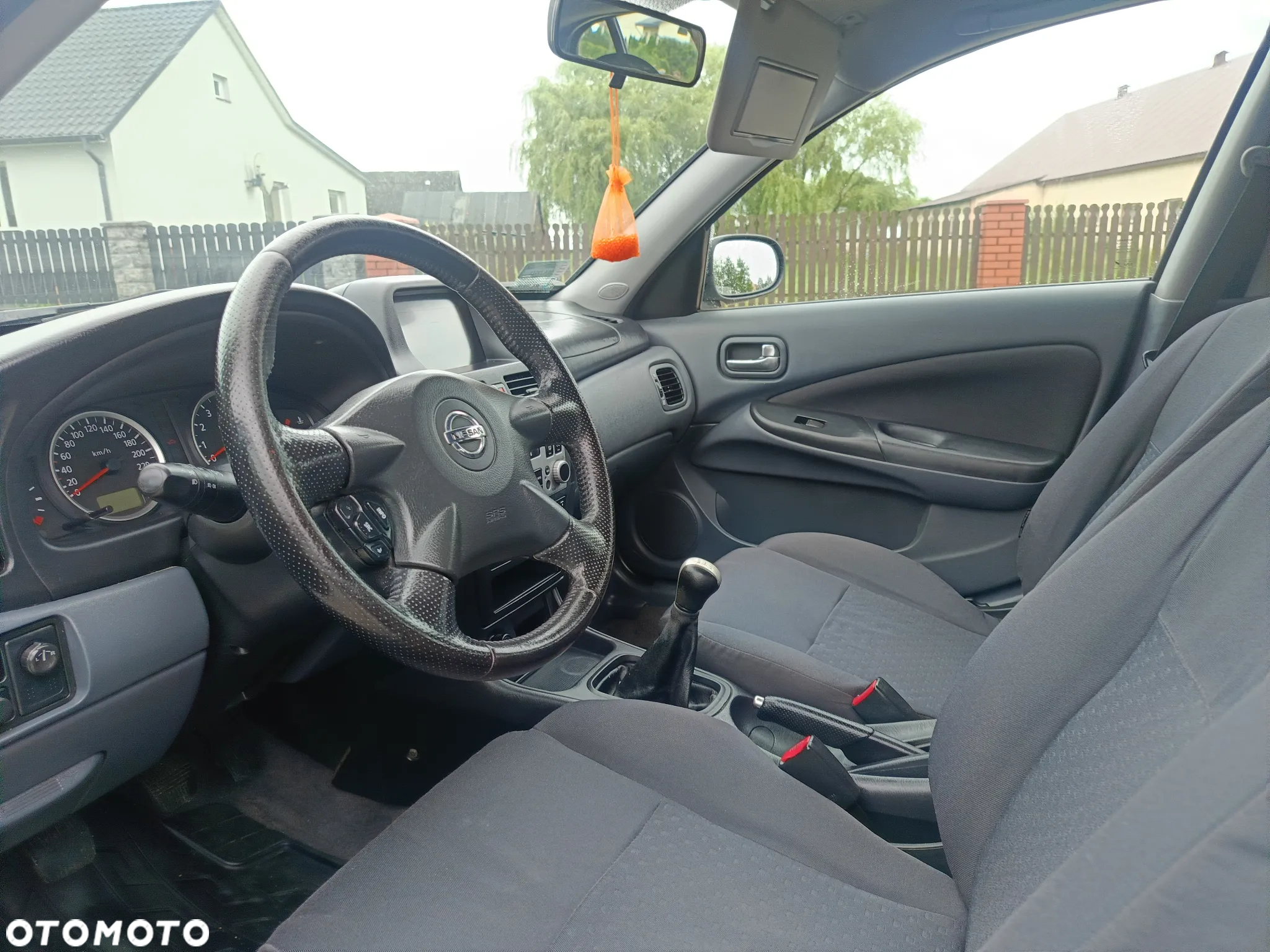 Nissan Almera - 5