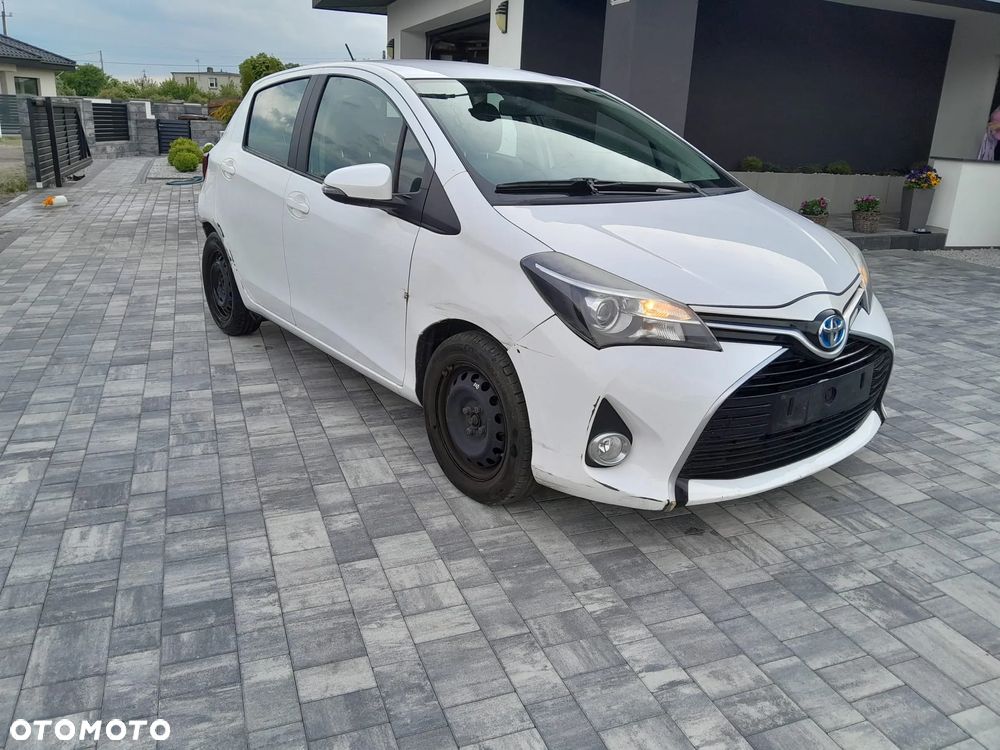 Toyota Yaris Hybrid 100 Business Edition - 2